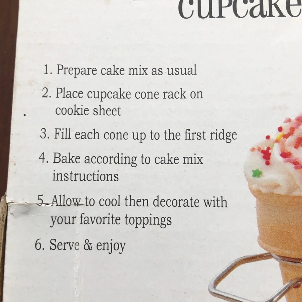🥧 Nicole’s Kitchen Silver Cupcake Cone Holder Rack